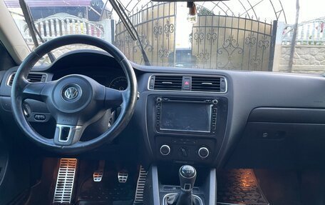 Volkswagen Jetta VI, 2014 год, 970 000 рублей, 15 фотография