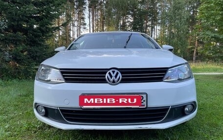 Volkswagen Jetta VI, 2014 год, 970 000 рублей, 2 фотография