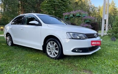 Volkswagen Jetta VI, 2014 год, 970 000 рублей, 3 фотография