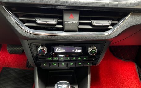 Skoda Rapid II, 2022 год, 2 300 000 рублей, 16 фотография