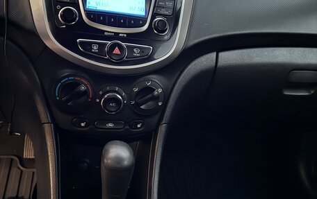 Hyundai Solaris II рестайлинг, 2012 год, 945 000 рублей, 13 фотография