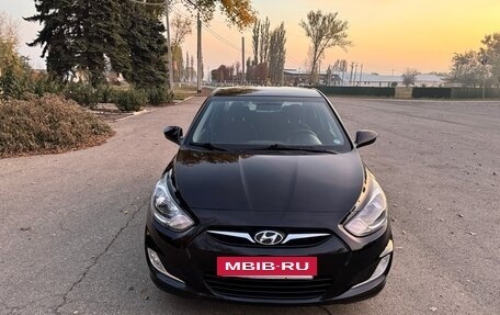 Hyundai Solaris II рестайлинг, 2012 год, 945 000 рублей, 2 фотография