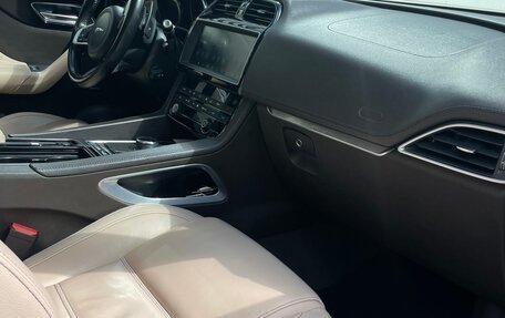 Jaguar F-Pace, 2018 год, 2 190 000 рублей, 5 фотография