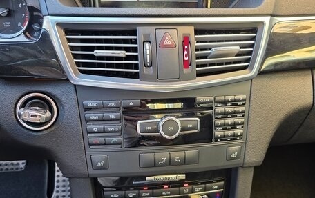 Mercedes-Benz E-Класс, 2012 год, 1 500 000 рублей, 11 фотография