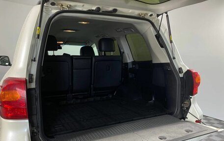 Toyota Land Cruiser 200, 2015 год, 4 690 000 рублей, 21 фотография