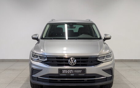 Volkswagen Tiguan II, 2021 год, 3 200 000 рублей, 2 фотография