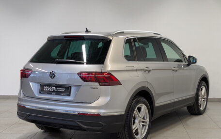 Volkswagen Tiguan II, 2021 год, 3 200 000 рублей, 5 фотография