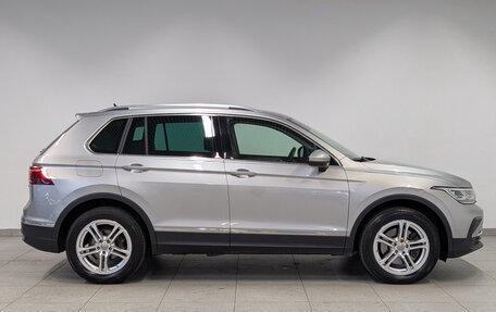 Volkswagen Tiguan II, 2021 год, 3 200 000 рублей, 4 фотография