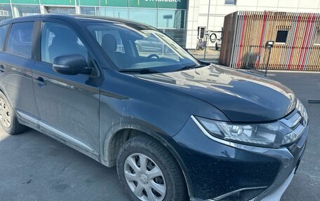 Mitsubishi Outlander III рестайлинг 3, 2017 год, 1 870 000 рублей, 3 фотография
