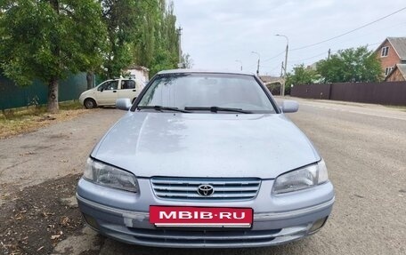 Toyota Camry, 1998 год, 380 000 рублей, 3 фотография