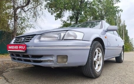 Toyota Camry, 1998 год, 380 000 рублей, 2 фотография