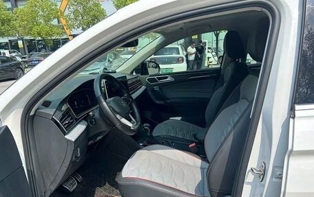 Volkswagen Tiguan II, 2022 год, 2 500 000 рублей, 7 фотография