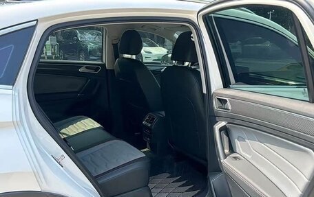Volkswagen Tiguan II, 2022 год, 2 500 000 рублей, 10 фотография