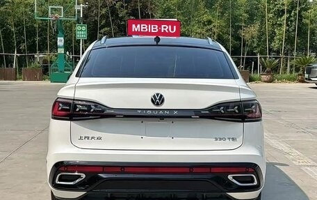 Volkswagen Tiguan II, 2022 год, 2 500 000 рублей, 4 фотография
