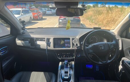 Honda Vezel, 2016 год, 1 900 000 рублей, 10 фотография