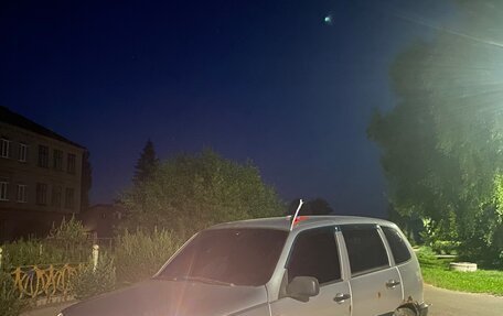 Chevrolet Niva I рестайлинг, 2006 год, 270 000 рублей, 3 фотография