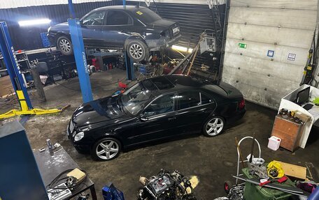 Mercedes-Benz E-Класс, 2003 год, 820 000 рублей, 3 фотография
