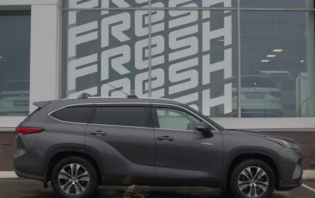 Toyota Highlander, 2022 год, 4 750 000 рублей, 5 фотография