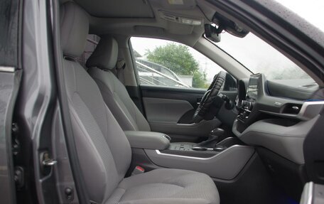 Toyota Highlander, 2022 год, 4 750 000 рублей, 10 фотография