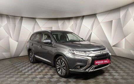 Mitsubishi Outlander III рестайлинг 3, 2018 год, 1 815 000 рублей, 3 фотография
