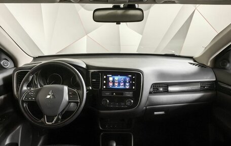 Mitsubishi Outlander III рестайлинг 3, 2018 год, 1 815 000 рублей, 11 фотография
