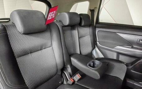 Mitsubishi Outlander III рестайлинг 3, 2018 год, 1 815 000 рублей, 14 фотография