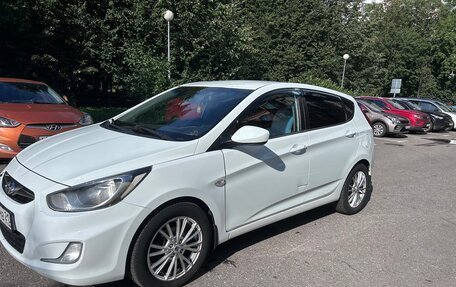 Hyundai Solaris II рестайлинг, 2012 год, 620 000 рублей, 3 фотография