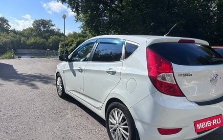 Hyundai Solaris II рестайлинг, 2012 год, 620 000 рублей, 4 фотография