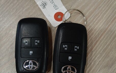 Toyota Roomy I, 2020 год, 1 090 000 рублей, 29 фотография