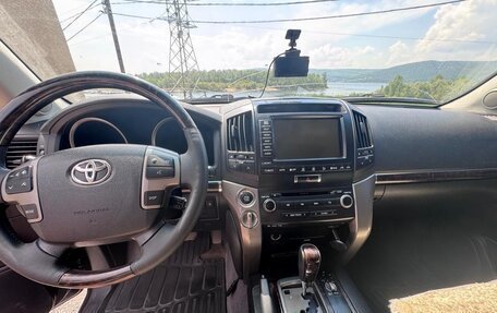 Toyota Land Cruiser 200, 2007 год, 2 400 000 рублей, 4 фотография