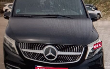 Mercedes-Benz V-Класс, 2021 год, 7 880 000 рублей, 2 фотография