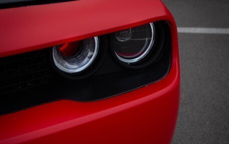 Dodge Challenger III рестайлинг 2, 2018 год, 3 700 000 рублей, 6 фотография