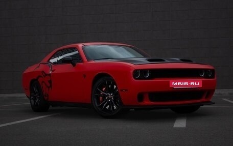 Dodge Challenger III рестайлинг 2, 2018 год, 3 700 000 рублей, 8 фотография