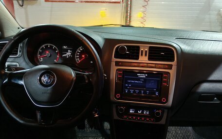 Volkswagen Polo VI (EU Market), 2015 год, 775 000 рублей, 17 фотография