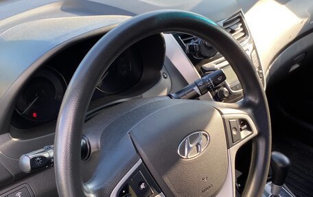 Hyundai Solaris II рестайлинг, 2014 год, 1 100 000 рублей, 6 фотография