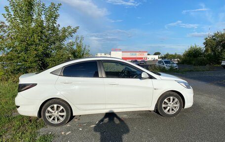 Hyundai Solaris II рестайлинг, 2014 год, 1 100 000 рублей, 4 фотография