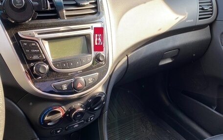 Hyundai Solaris II рестайлинг, 2014 год, 1 100 000 рублей, 8 фотография