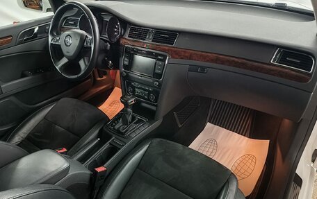 Skoda Superb III рестайлинг, 2012 год, 969 000 рублей, 17 фотография