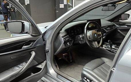 BMW 5 серия, 2022 год, 3 690 000 рублей, 4 фотография