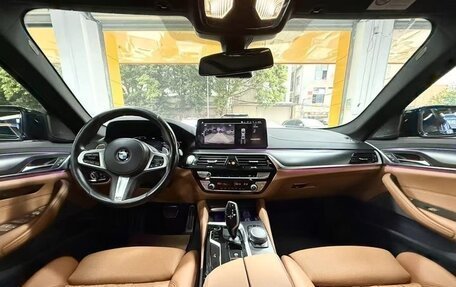 BMW 5 серия, 2022 год, 3 950 080 рублей, 2 фотография