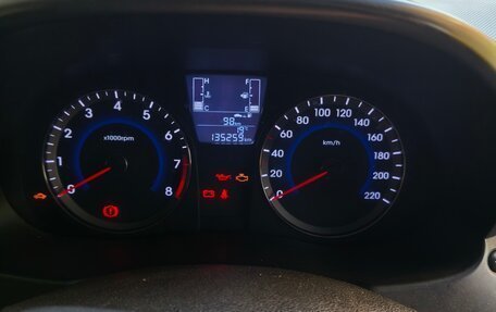 Hyundai Solaris II рестайлинг, 2014 год, 750 000 рублей, 1 фотография
