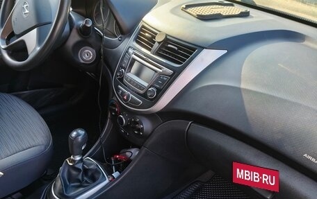 Hyundai Solaris II рестайлинг, 2014 год, 750 000 рублей, 10 фотография