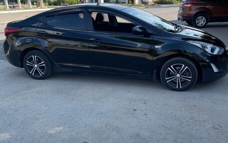 Hyundai Elantra VI рестайлинг, 2015 год, 845 000 рублей, 3 фотография
