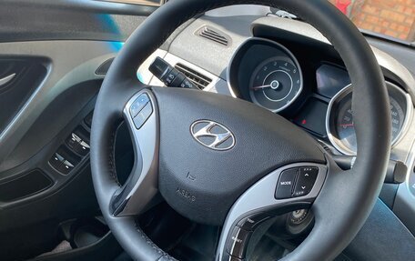 Hyundai Elantra VI рестайлинг, 2015 год, 845 000 рублей, 9 фотография