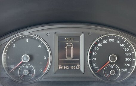 Volkswagen Multivan T5, 2012 год, 1 750 000 рублей, 13 фотография