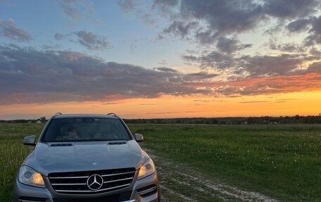Mercedes-Benz M-Класс, 2012 год, 2 300 000 рублей, 4 фотография