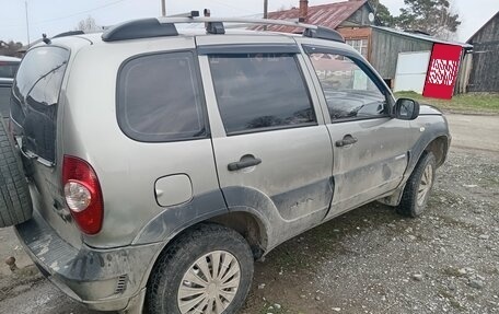 Chevrolet Niva I рестайлинг, 2011 год, 400 000 рублей, 3 фотография