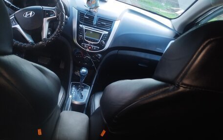 Hyundai Solaris II рестайлинг, 2013 год, 520 000 рублей, 7 фотография