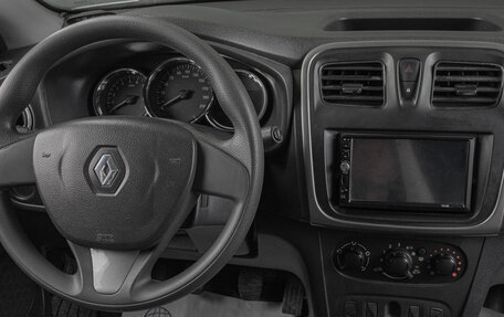 Renault Logan II, 2017 год, 749 000 рублей, 15 фотография