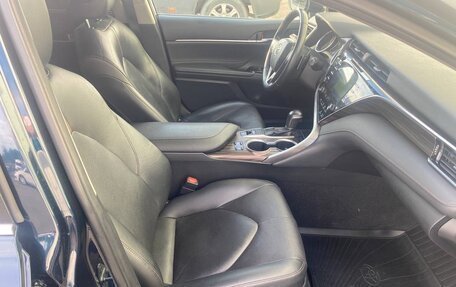 Toyota Camry, 2018 год, 2 950 000 рублей, 10 фотография